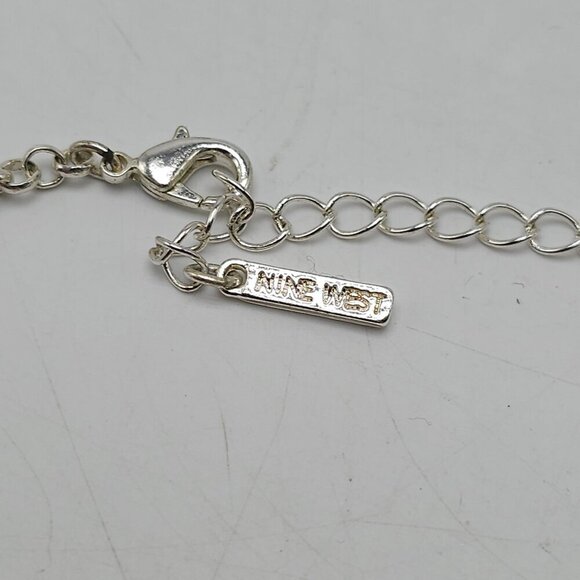 Nine West Silver Tone Blue Multi Color Beaded Necklace With Circular Accents - Picture 5 of 7